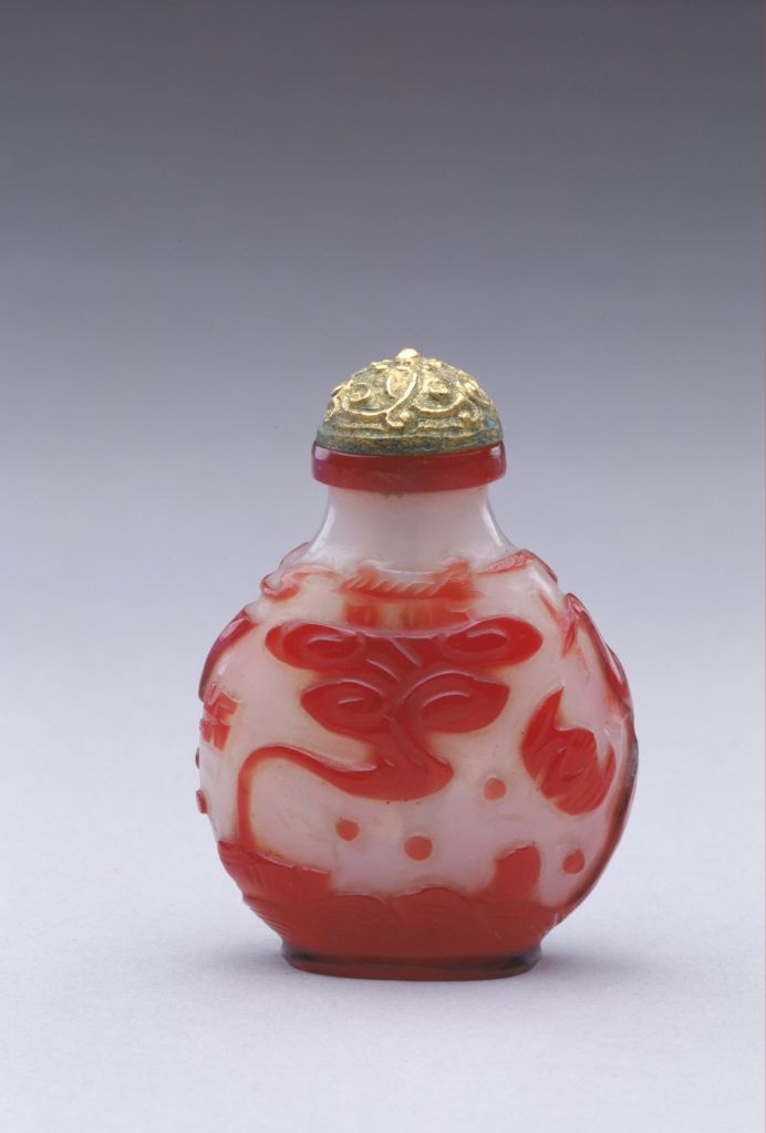 图片[2]-White set red glass fairy pavilion snuff bottle-China Archive